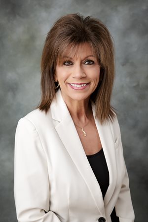 Elaine Wilson headshot