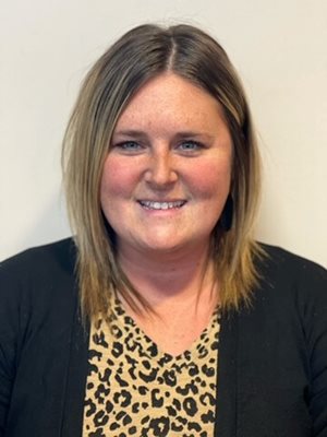 Lauren Davie headshot